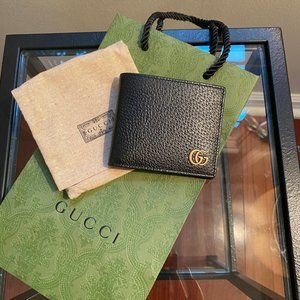 Authentic Gucci Men's Bi-Fold Wallet